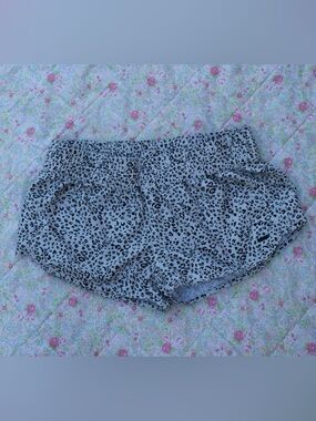 Volcom Leopard Print Shorts Size M Elastic Waist Casual Lounge